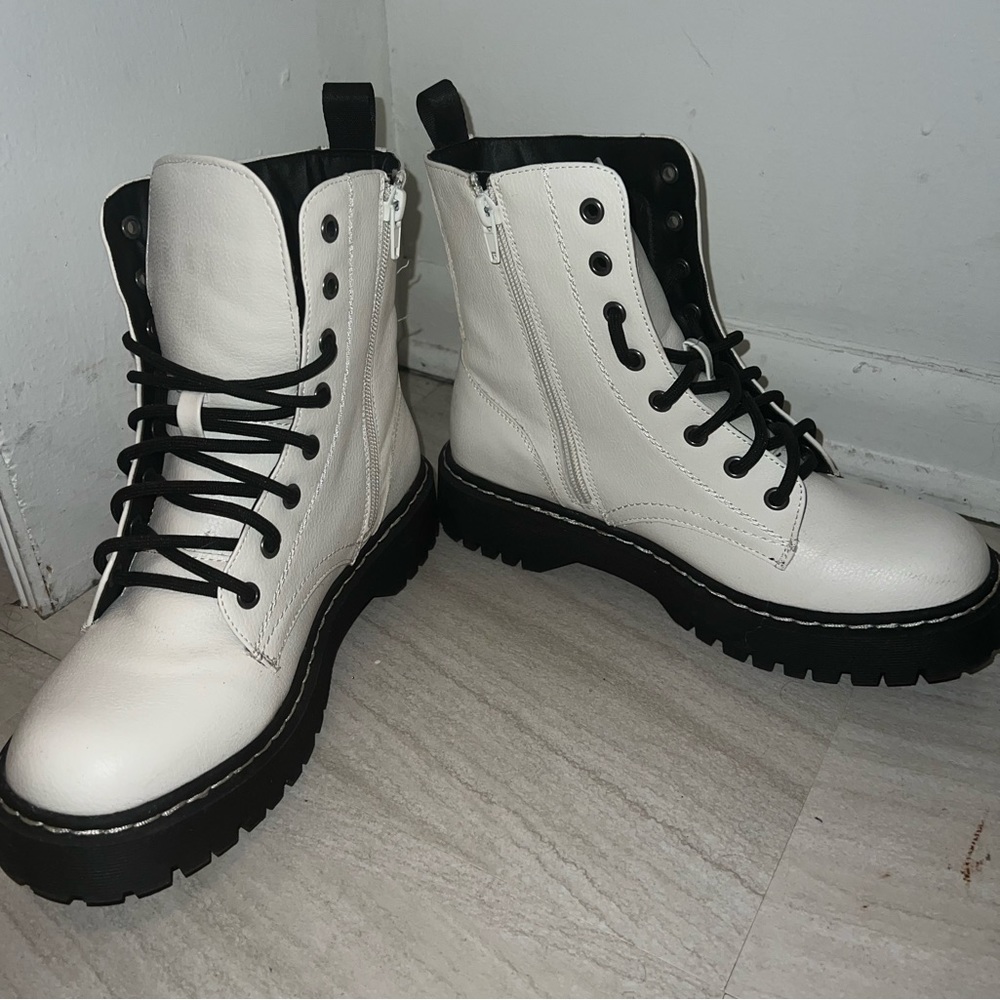 CUTE & comfy boots